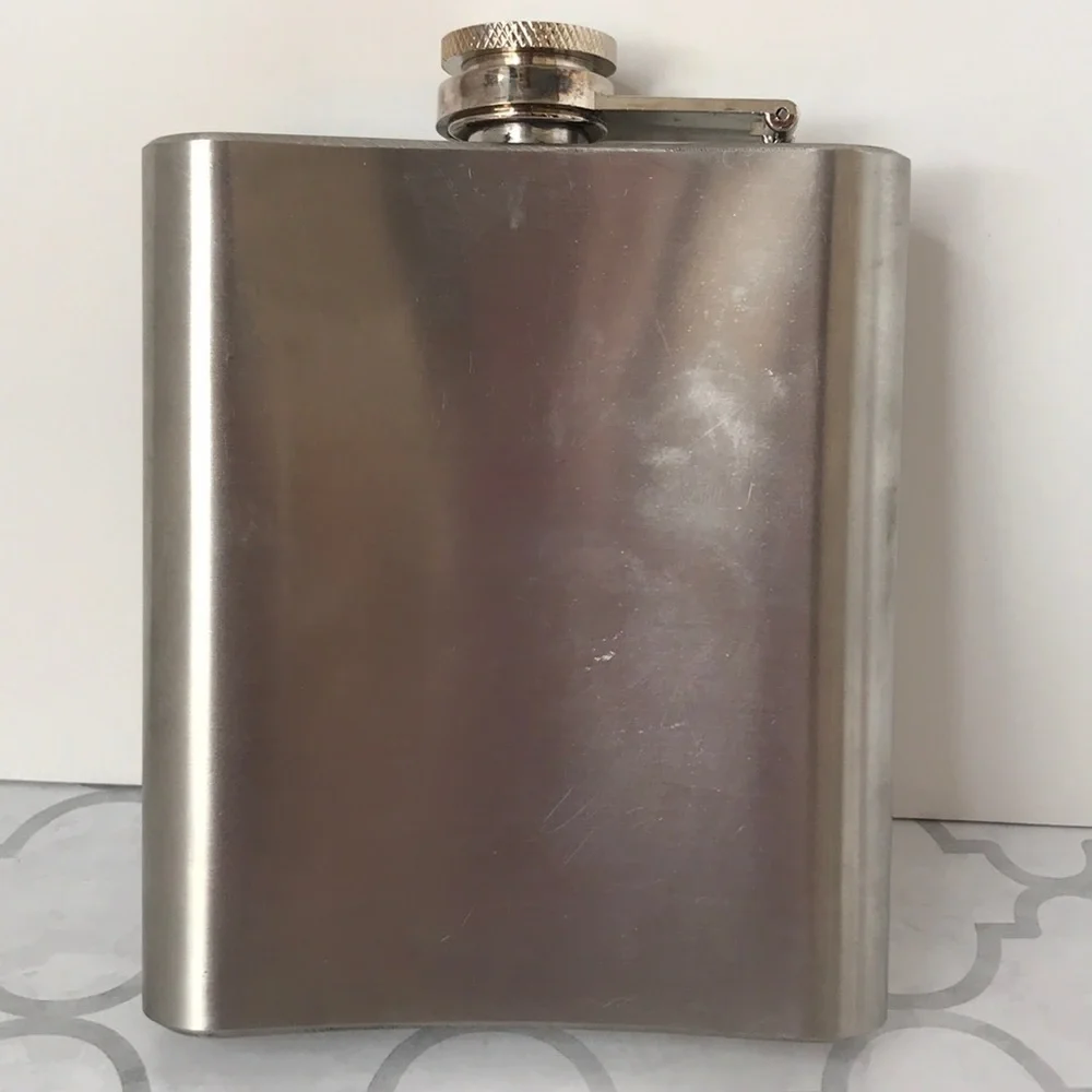 2017 WORLD SERIES OF POKER FLASK